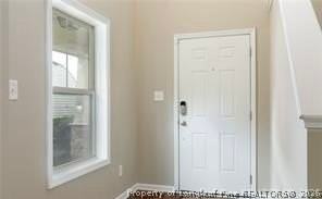 377 Roanoke Dr - Photo 4 of 23