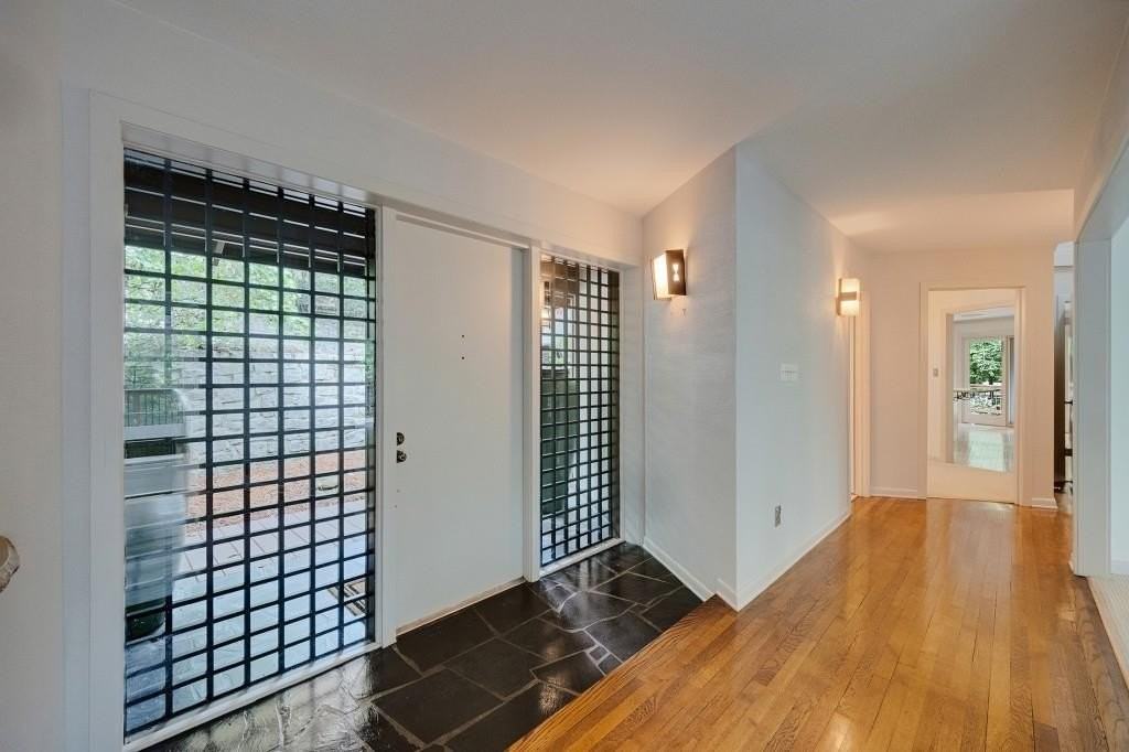 130 Huntcliff Pt - Photo 4 of 50
