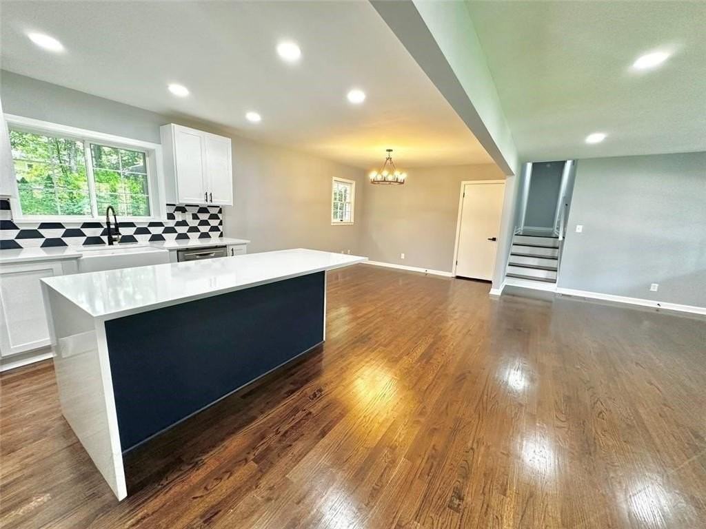 210 Suburban Dr Ne - Photo 6 of 28