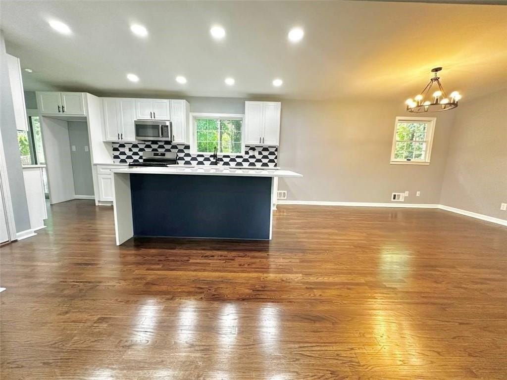 210 Suburban Dr Ne - Photo 7 of 28