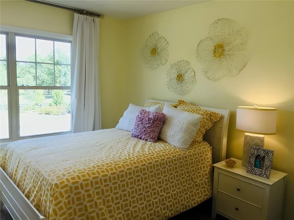 663 Greencrest Ln - Photo 7 of 10