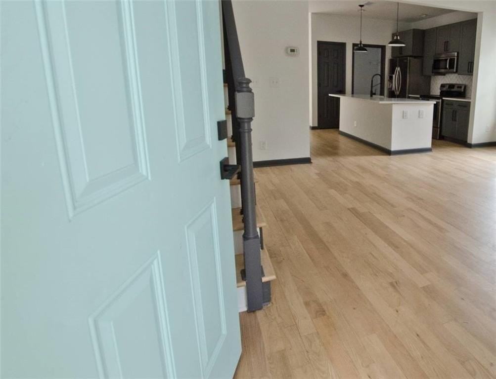 931 Fern Ave Se - Photo 2 of 31