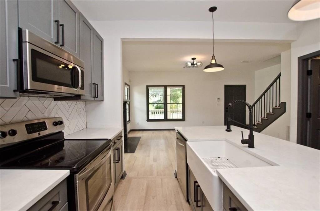 931 Fern Ave Se - Photo 3 of 31