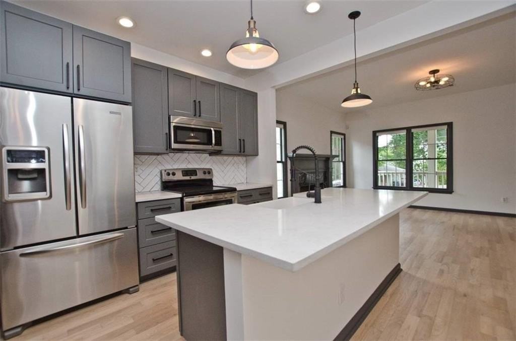 931 Fern Ave Se - Photo 6 of 31