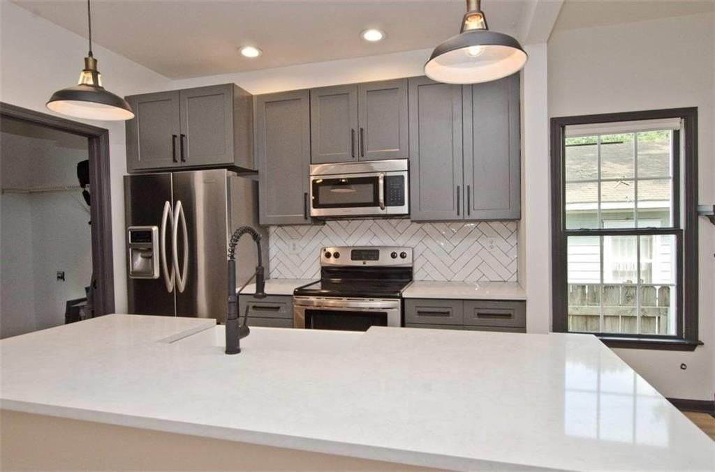 931 Fern Ave Se - Photo 7 of 31