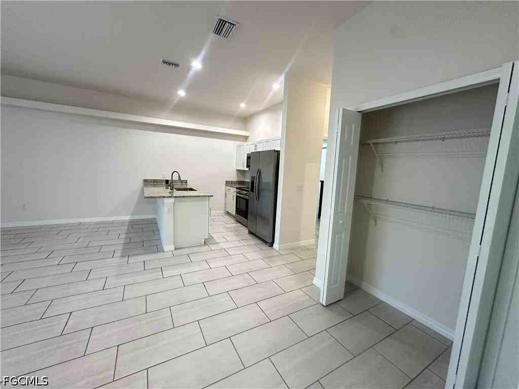 3305 Sw 15th Pl - Photo 6 of 23