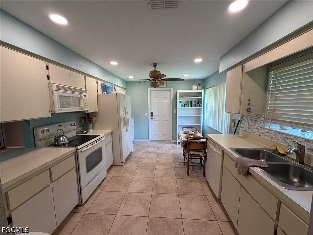 5883 Sand Oak Dr - Photo 6 of 28