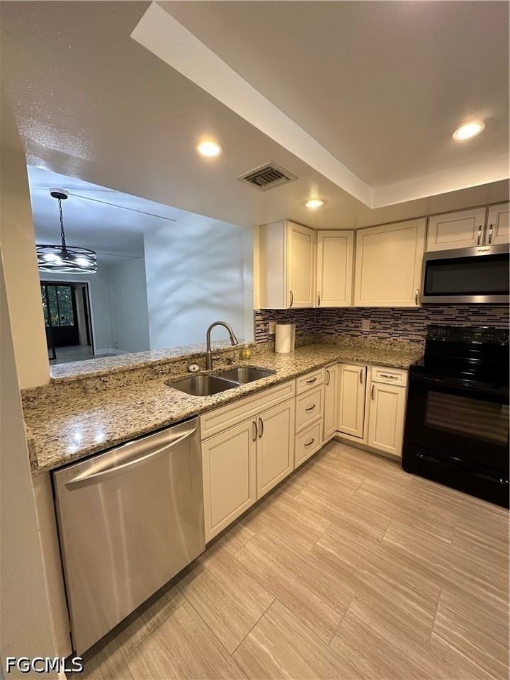 6136 Whiskey Creek Dr #503 - Photo 5 of 39