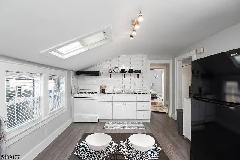 35 Hazelwood Rd #3 - Photo 7 of 12