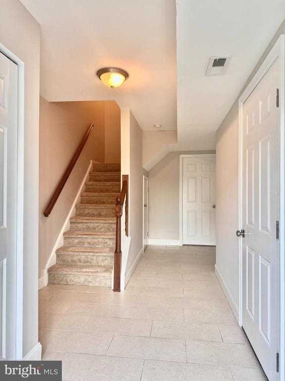 354 N Barrington Ct - Photo 2 of 20