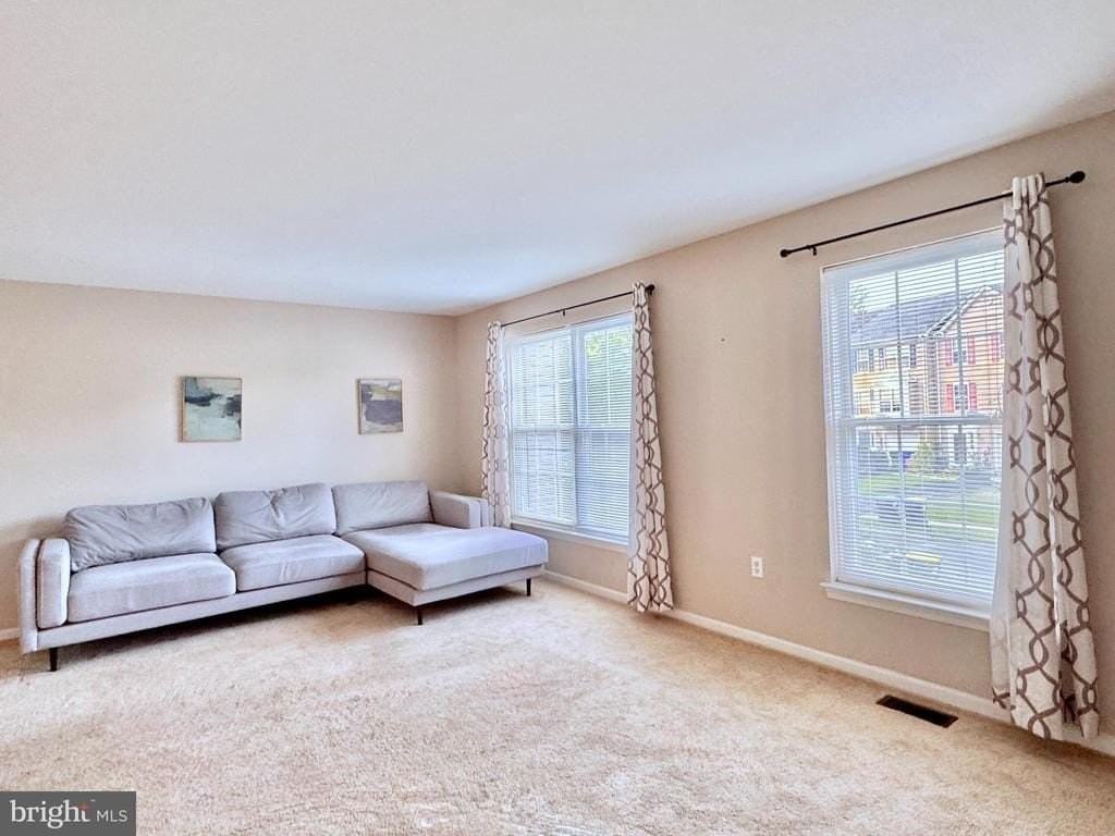 354 N Barrington Ct - Photo 6 of 20