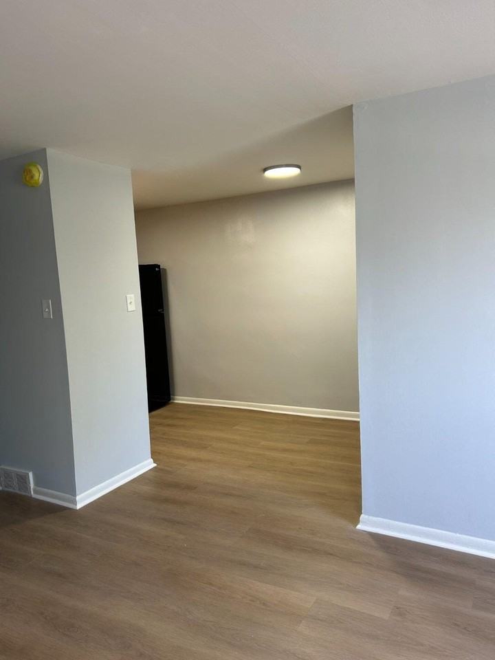 308 Burmont Rd - Photo 5 of 20