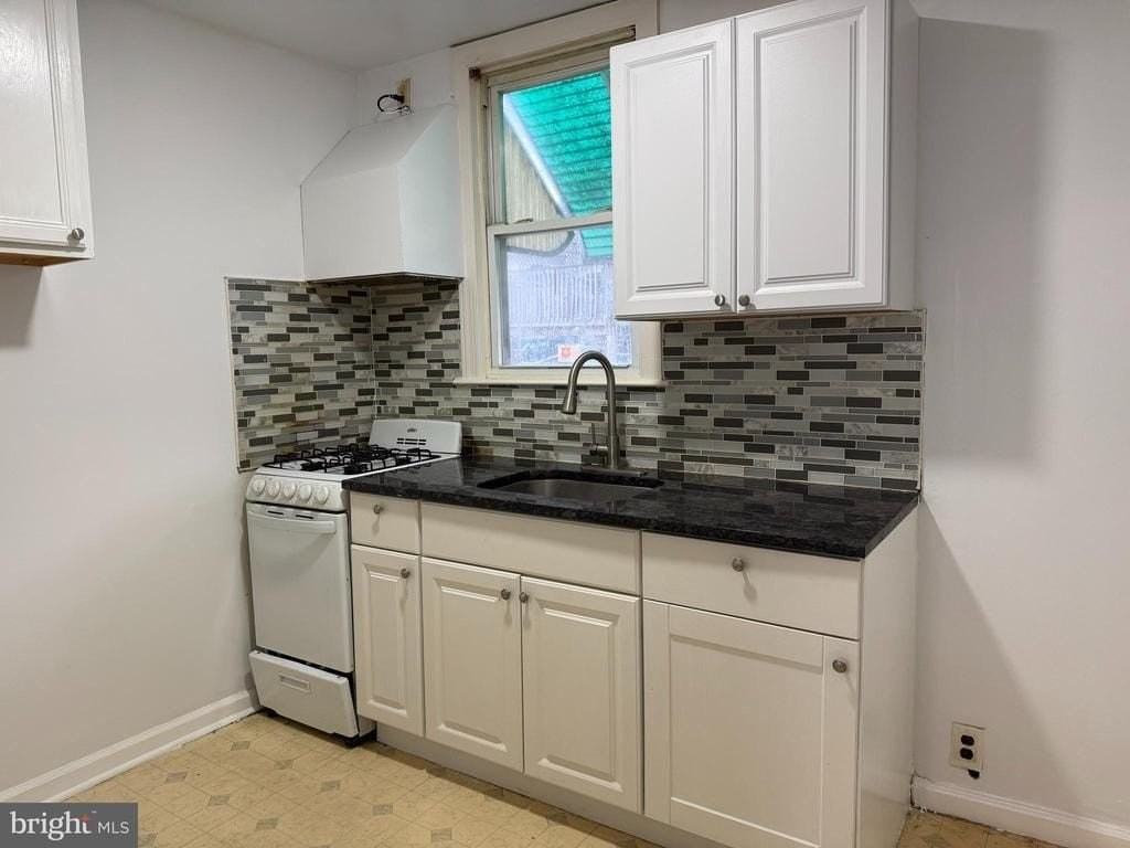 444 Timberlake Rd - Photo 4 of 9