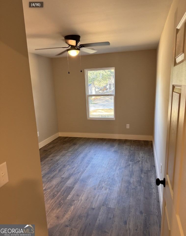 210 Maret St - Photo 5 of 16