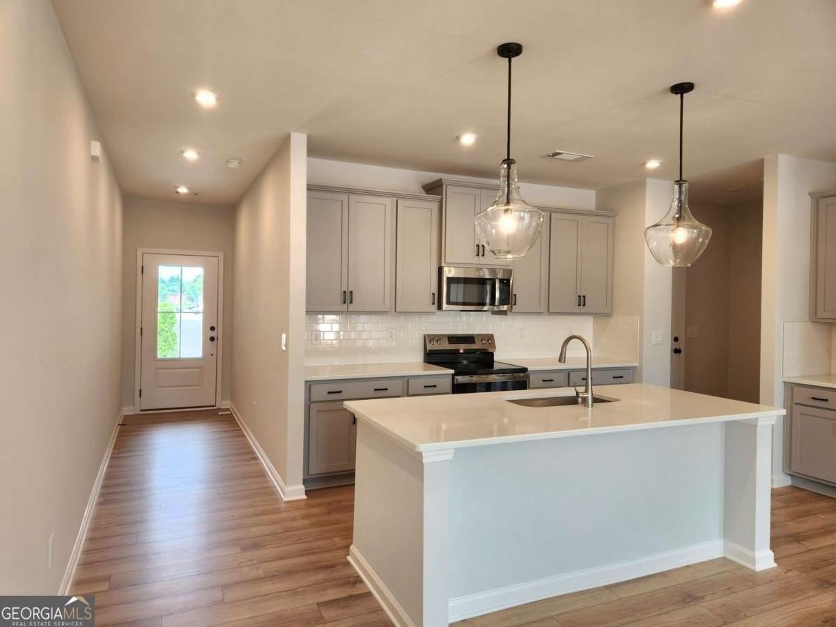 848 Leraes Way - Photo 2 of 13