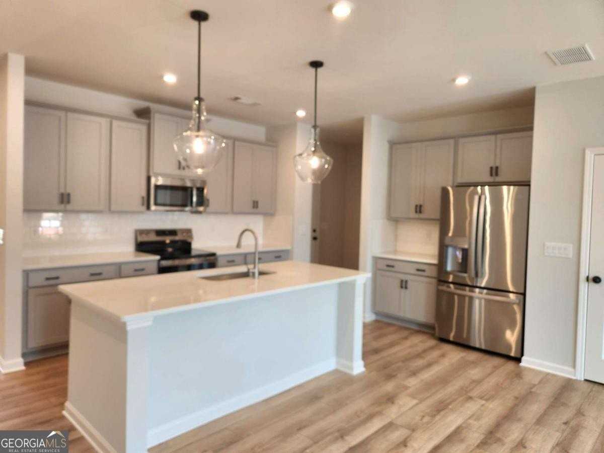 848 Leraes Way - Photo 3 of 13