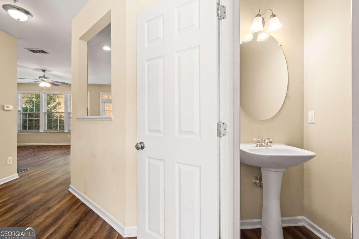 3323 Castleberry Village Cir - Photo 2 of 16