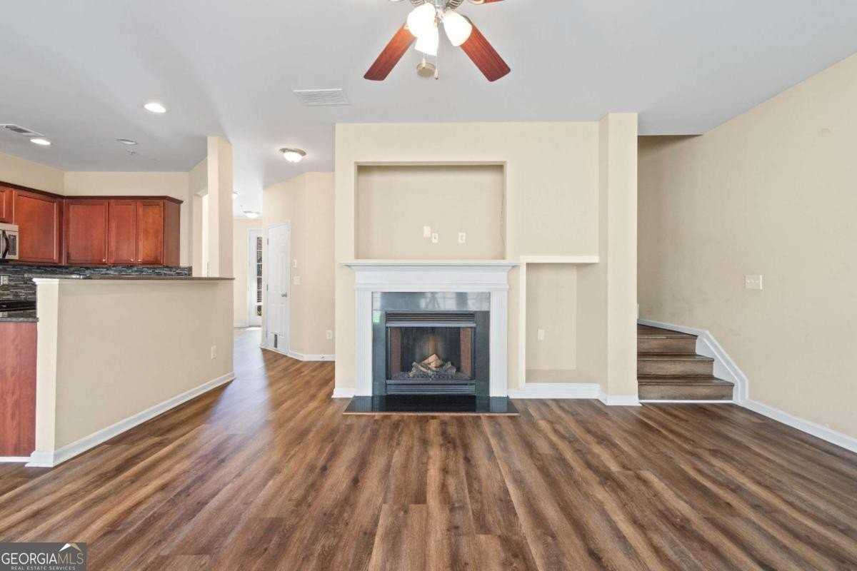 3323 Castleberry Village Cir - Photo 4 of 16