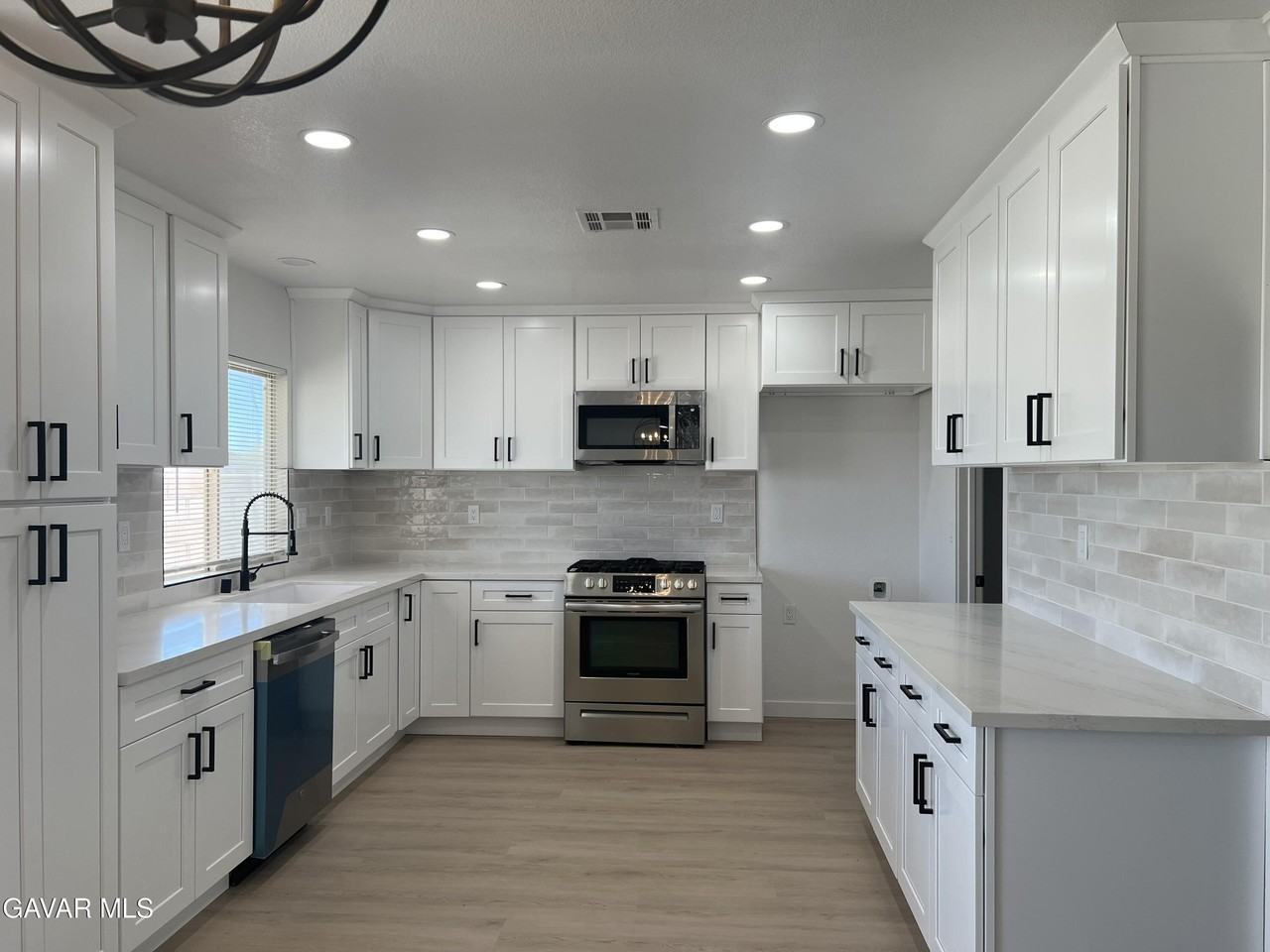 1943 Pengilley Ave - Photo 5 of 18