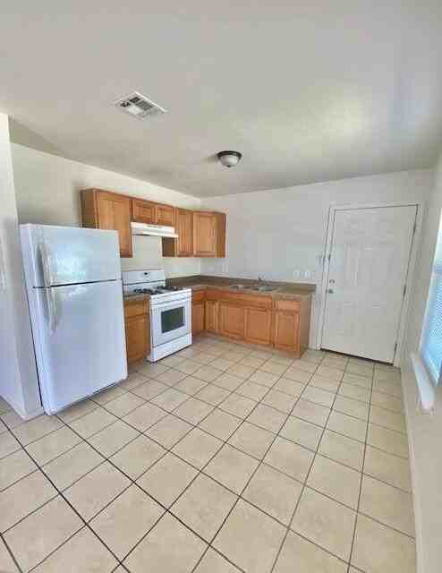 2635 Idalia Ave #A - Photo 3 of 21