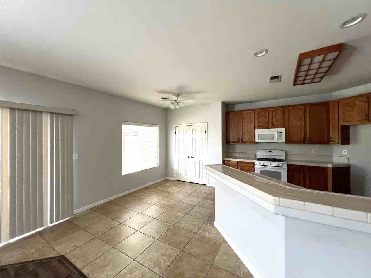 1003 Duxbury Ct #1 - Photo 7 of 12