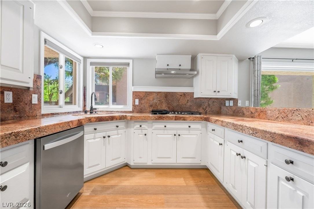 5142 Southern Hills Ln - Photo 4 of 25