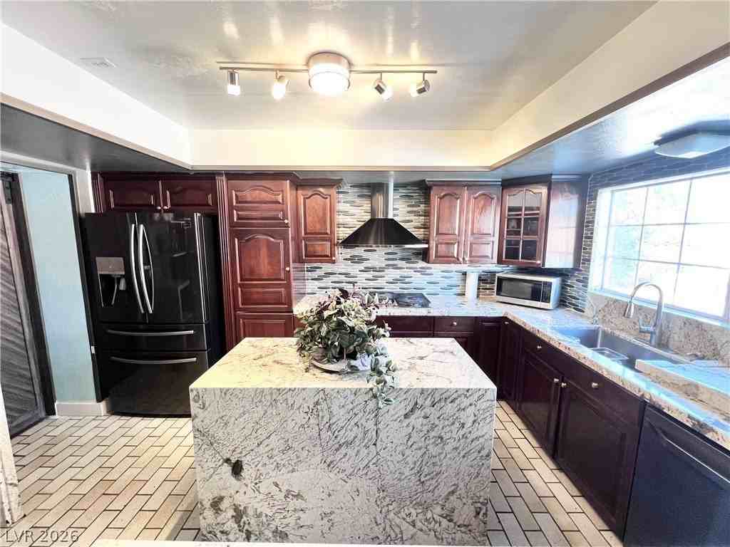 5009 Mesa View Dr - Photo 7 of 44