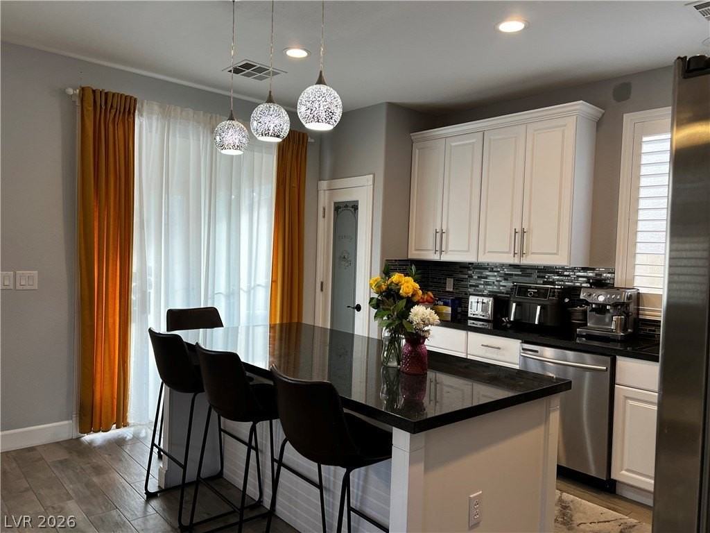 2385 Predera Ave - Photo 3 of 22