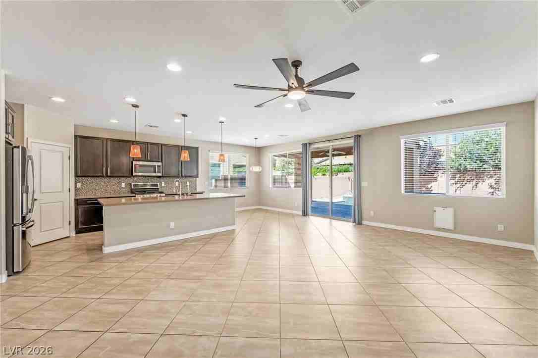 6613 Dome Rock St - Photo 6 of 45