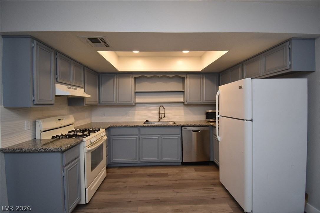 5576 W Rochelle Ave #23C - Photo 4 of 15