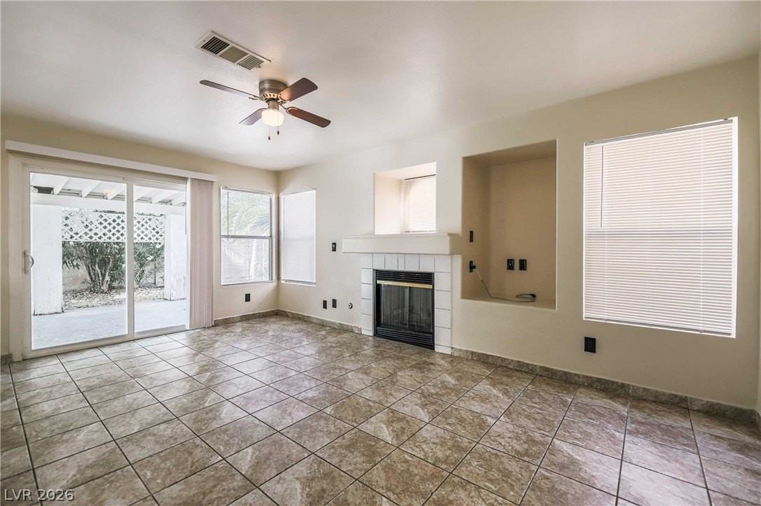 2930 Seasons Ave - Photo 6 of 23