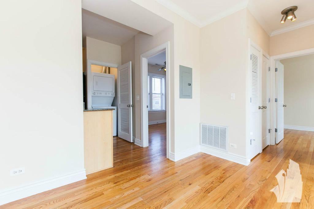 1212 W Waveland Ave #1214-1 - Photo 3 of 10