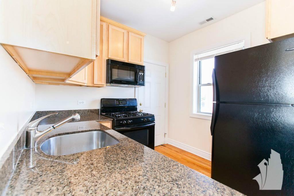 1212 W Waveland Ave #1214-1 - Photo 5 of 10