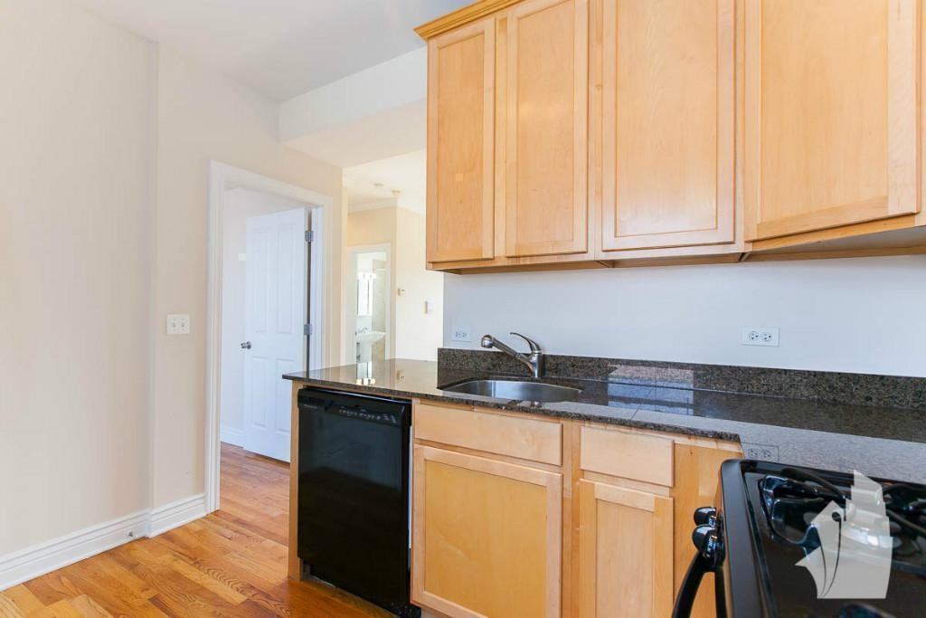 1212 W Waveland Ave #1214-1 - Photo 6 of 10