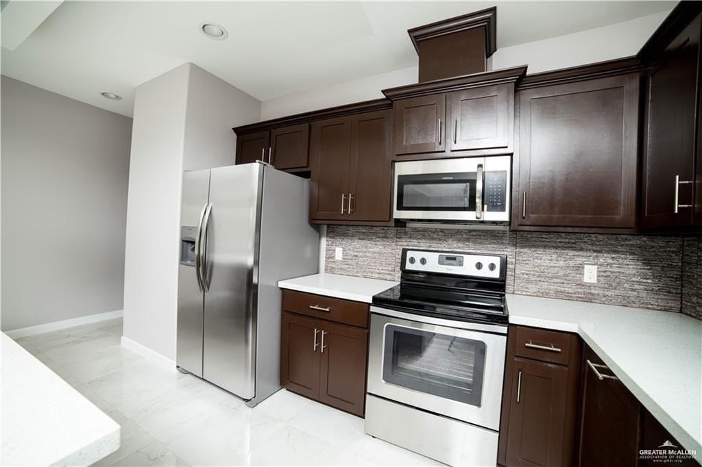 3013 S L St #D - Photo 3 of 11