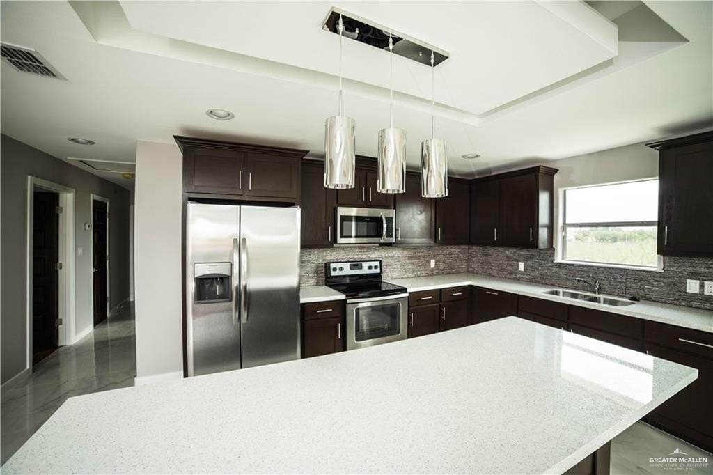 3013 S L St #D - Photo 4 of 11