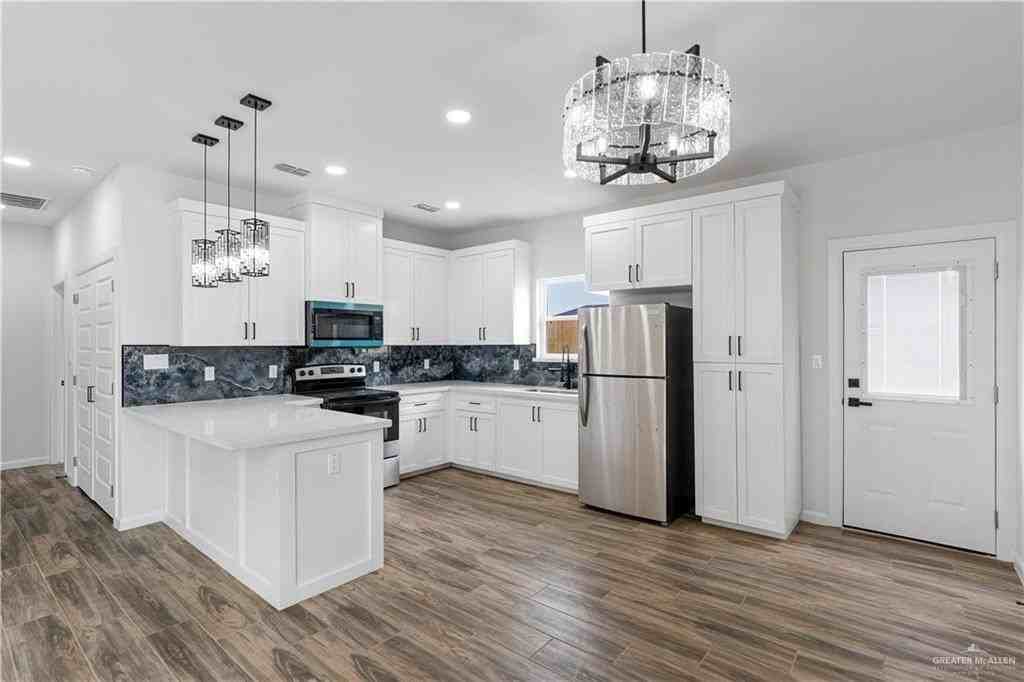 1300 Rosewood Lane #1 - Photo 6 of 18