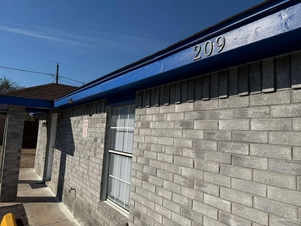 209 N Bluebonnet St - Photo 7 of 20