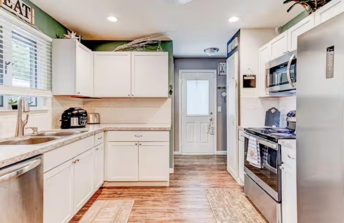 1630 Weymouth St - Photo 7 of 26