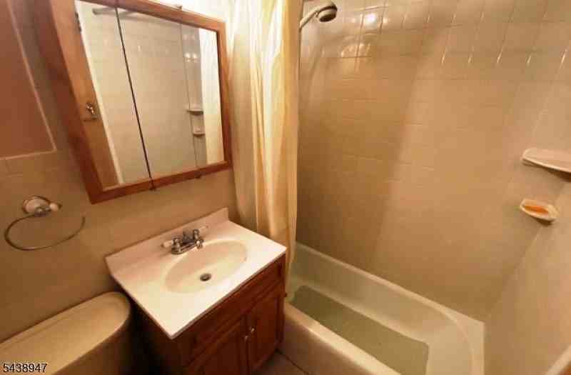 29 Brady Blvd #2 - Photo 4 of 4