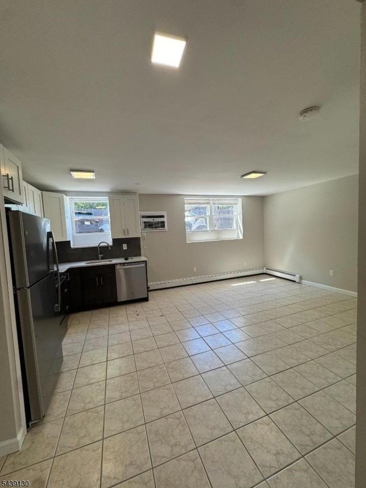 93 Centre St #10C - Photo 2 of 15