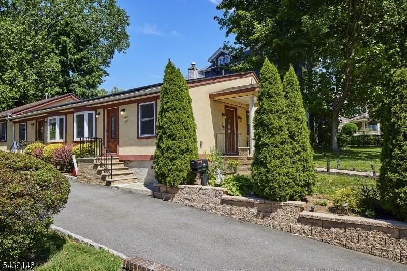 75 3rd St - Photo 3 of 28