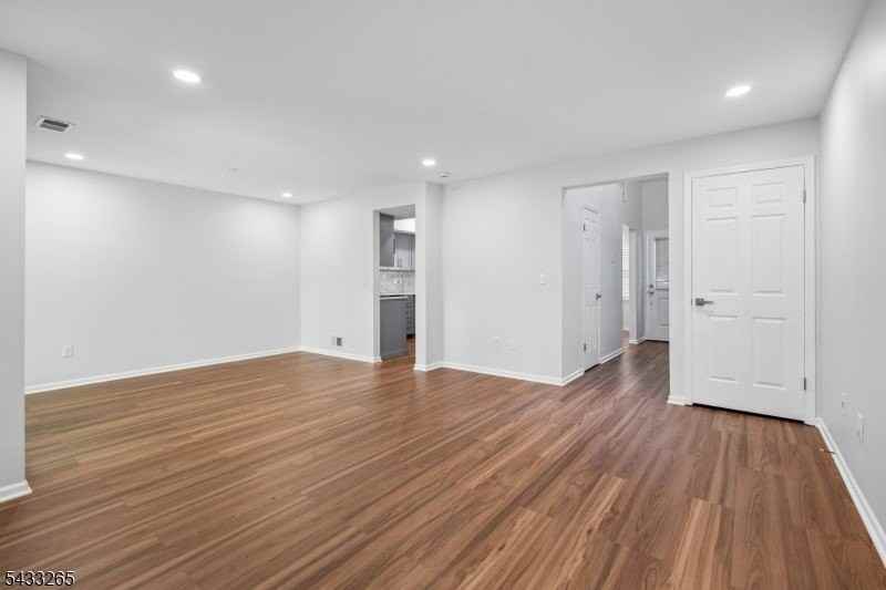 48 Eton Ct - Photo 5 of 23