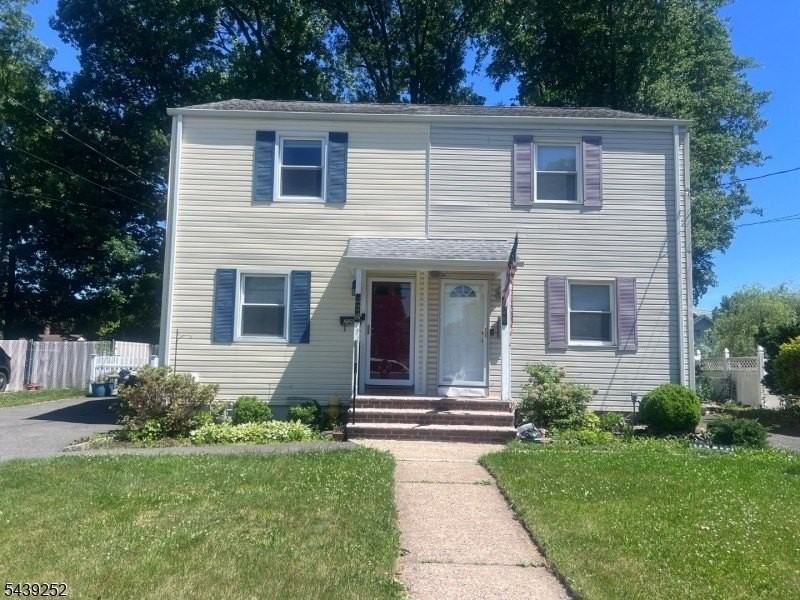 228 Windsor Ave - Photo 3 of 38
