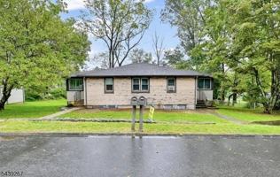 featured image of 14 Sharon Ct