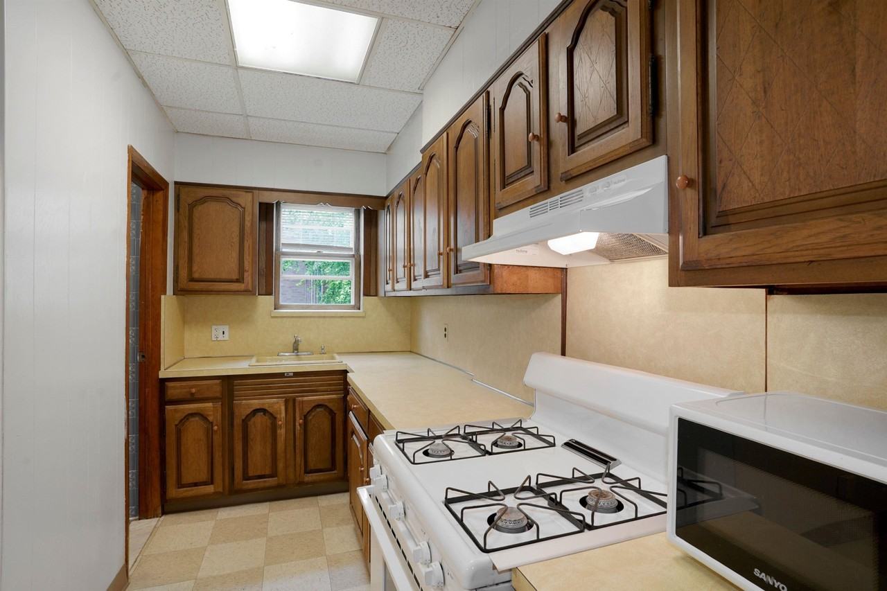 66 Sussex St #2 - Photo 6 of 18