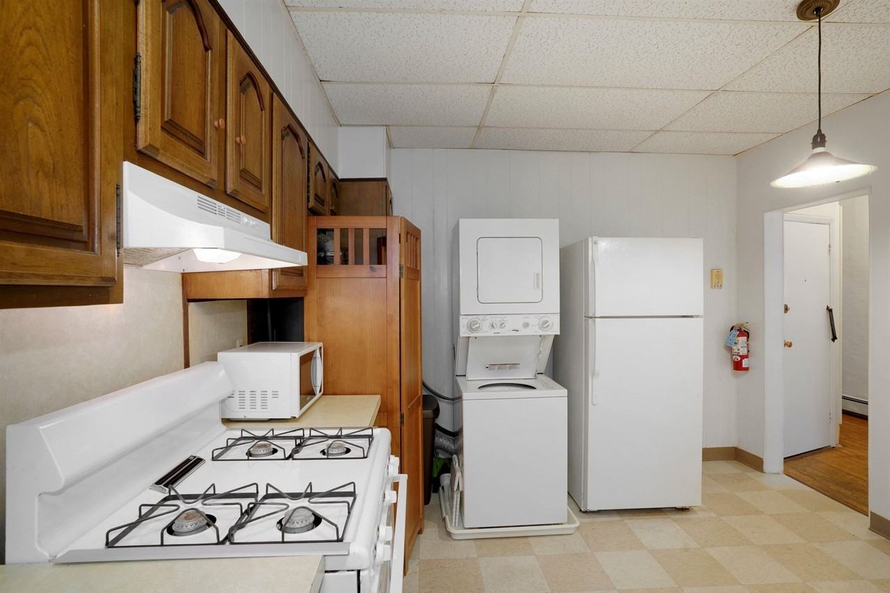66 Sussex St #2 - Photo 7 of 18