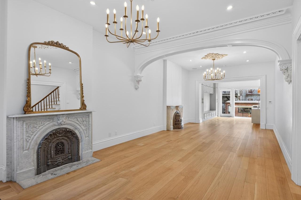 139 Grand St - Photo 4 of 48