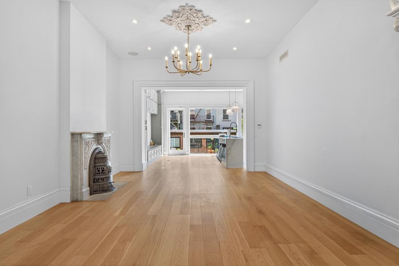 139 Grand St - Photo 6 of 48