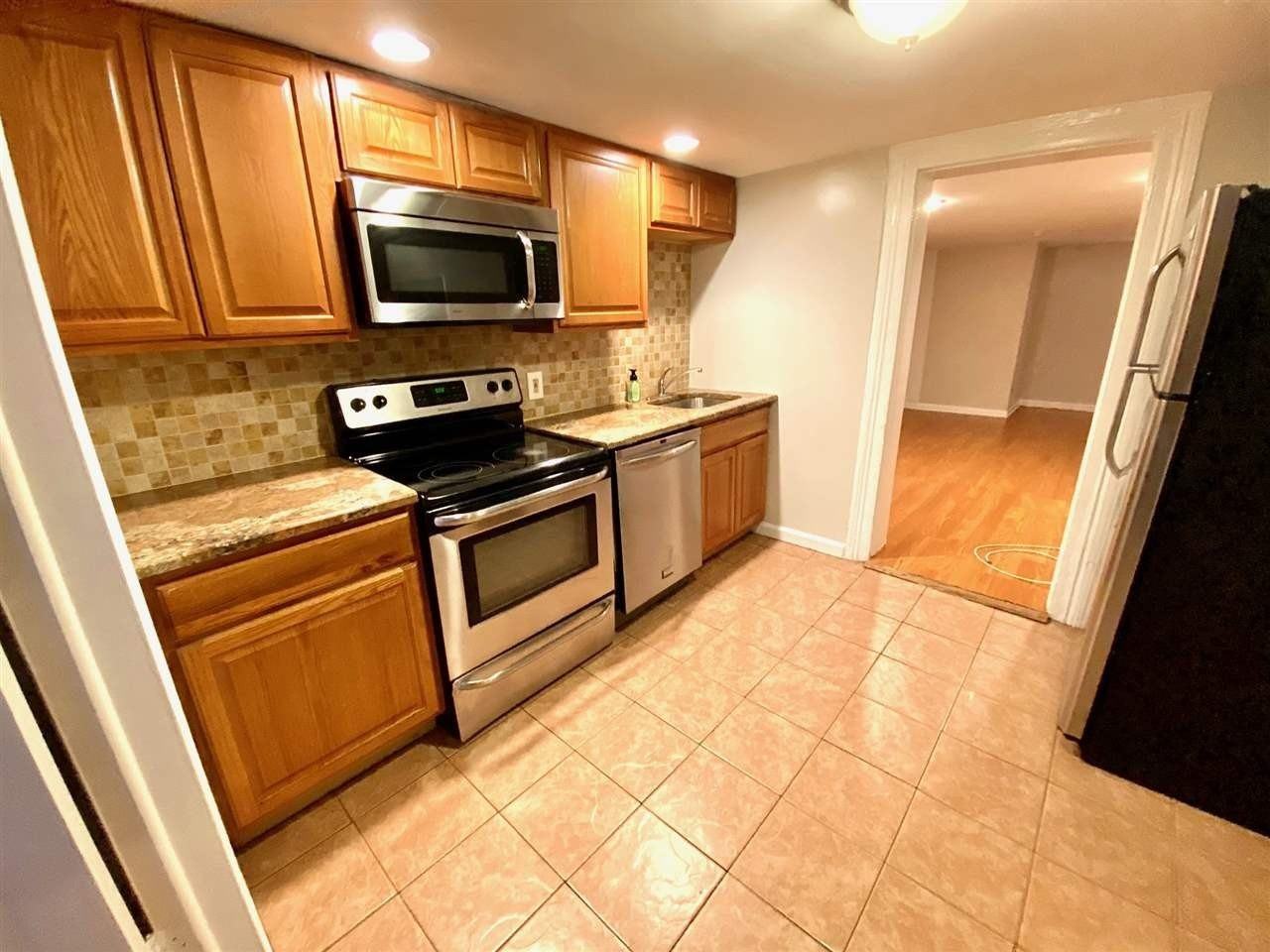 611 Bloomfield St #GRDN - Photo 5 of 13